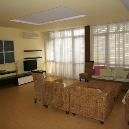 Aparthotel Elite 3*