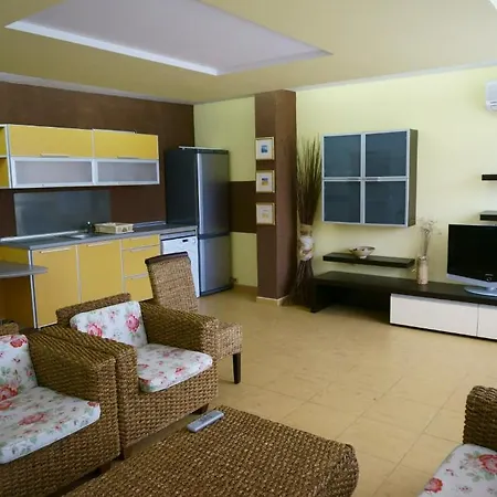 Elite Aparthotel 3*